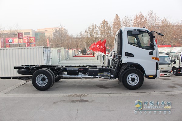 江淮新骏铃 160马力 4X2 载货车