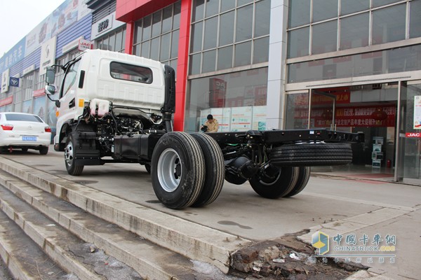 江淮新骏铃 160马力 4X2 载货车