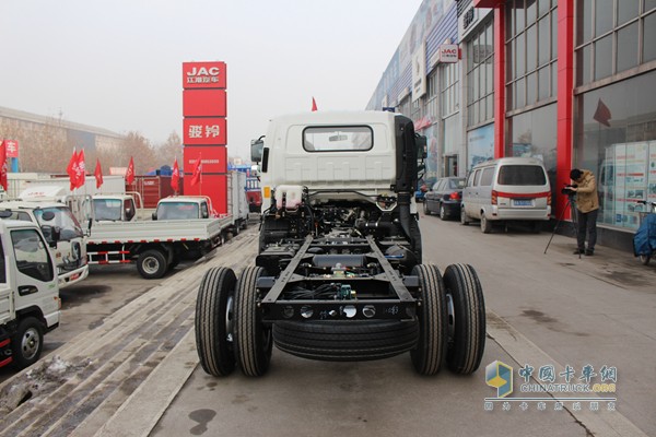 江淮新骏铃 160马力 4X2 载货车