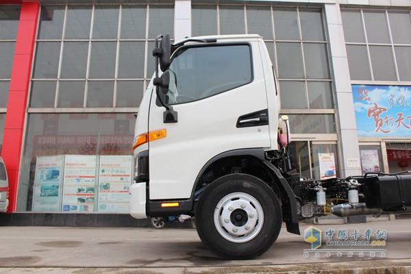 江淮新骏铃 160马力 4X2 载货车