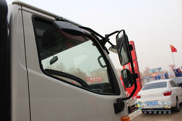 江淮新骏铃 160马力 4X2 载货车