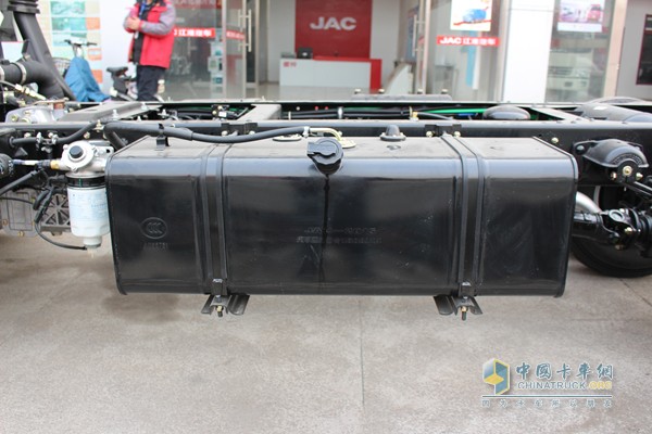 江淮新骏铃 160马力 4X2 载货车