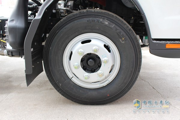 江淮新骏铃 160马力 4X2 载货车