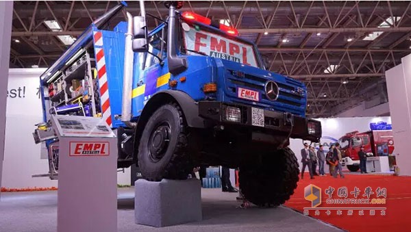 北京消防展展出的乌尼莫克全地形地震救援车