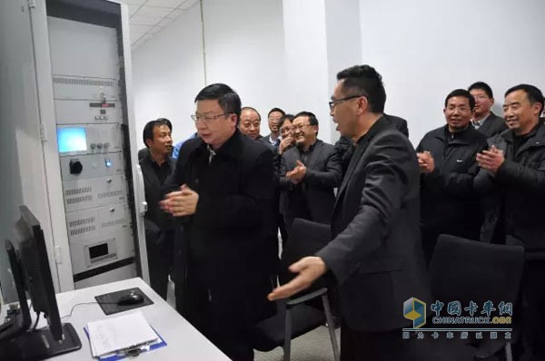 2013年12月25日，YNF40发动机样机点火成功