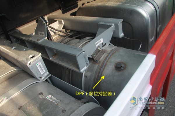 加装DPF满足国五排放标准的卡车