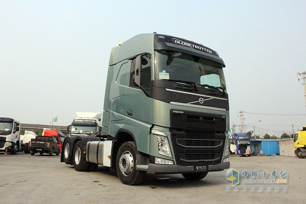 沃尔沃新FH 500马力 6x2 牵引车