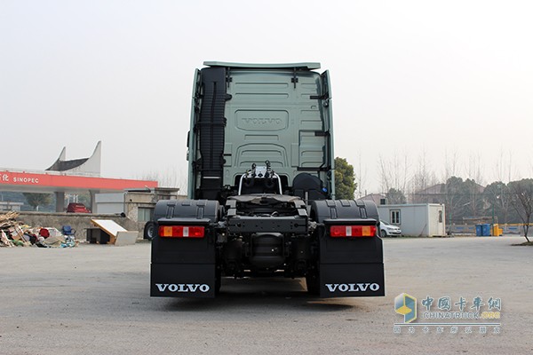 沃尔沃新FH 500马力 6x2 牵引车