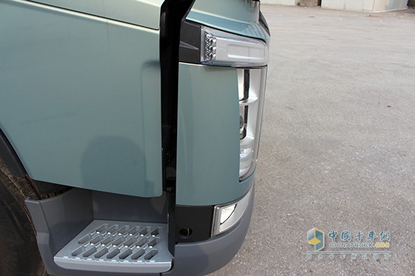 沃尔沃新FH 500马力 6x2 牵引车