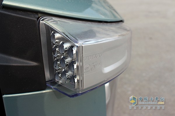 沃尔沃新FH 500马力 6x2 牵引车