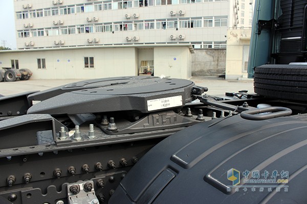 沃尔沃新FH 500马力 6x2 牵引车