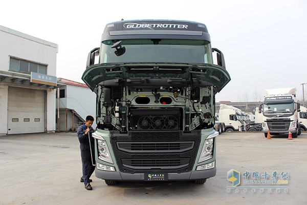 沃尔沃新FH 500马力 6x2 牵引车