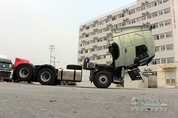 沃尔沃新FH 500马力 6x2 牵引车