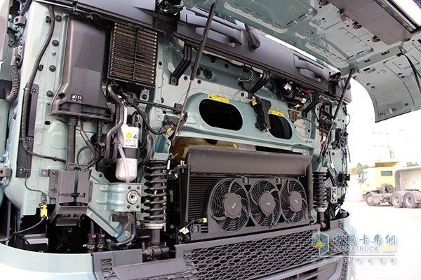沃尔沃新FH 500马力 6x2 牵引车