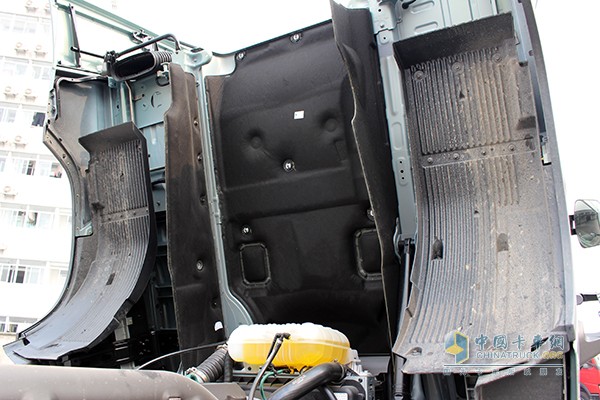 沃尔沃新FH 500马力 6x2 牵引车