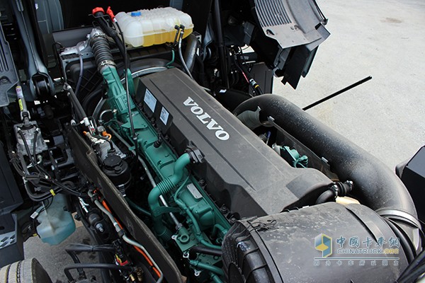 沃尔沃新FH 500马力 6x2 牵引车