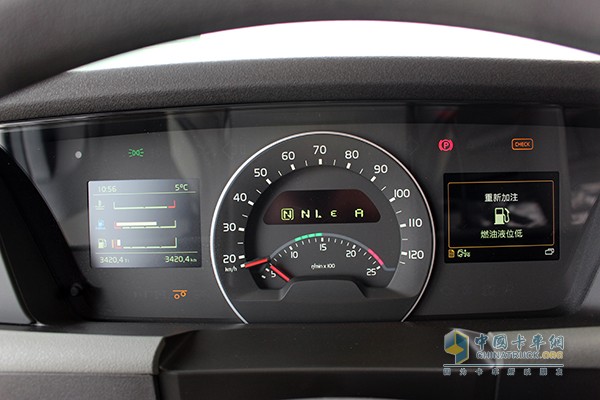 沃尔沃新FH 500马力 6x2 牵引车