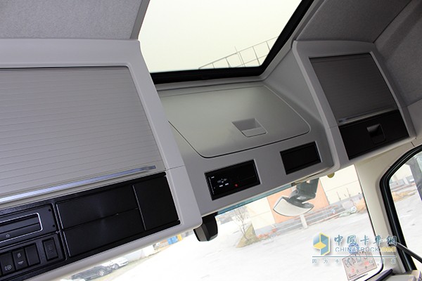 沃尔沃新FH 500马力 6x2 牵引车