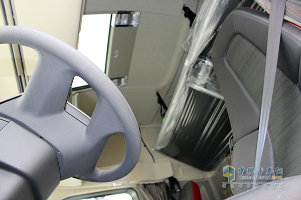 沃尔沃新FH 500马力 6x2 牵引车