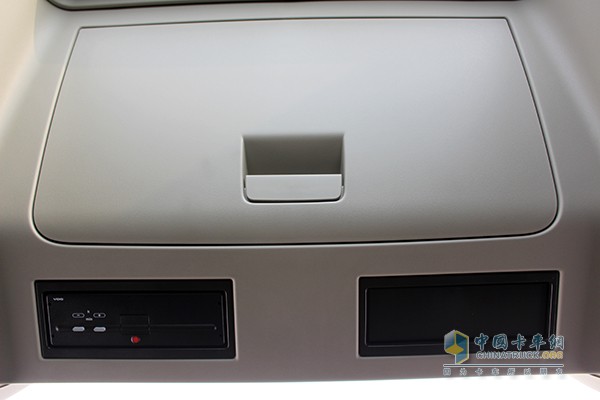 沃尔沃新FH 500马力 6x2 牵引车