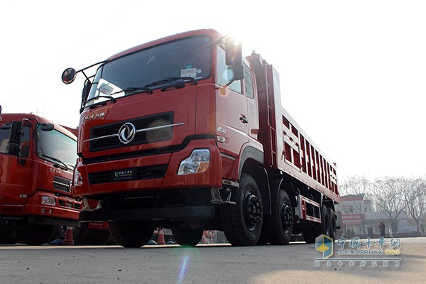 东风大力神 350马力 8X4自卸车