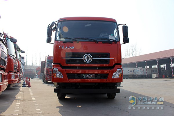 东风大力神 350马力 8X4自卸车