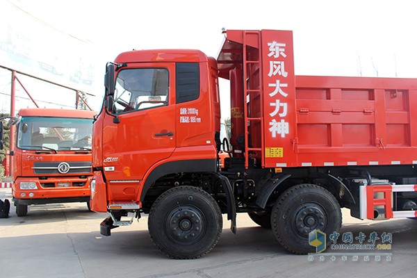 东风大力神 350马力 8X4自卸车
