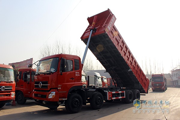 东风大力神 350马力 8X4自卸车