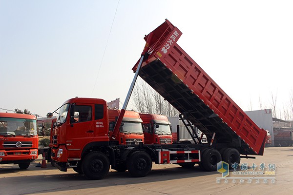 东风大力神 350马力 8X4自卸车