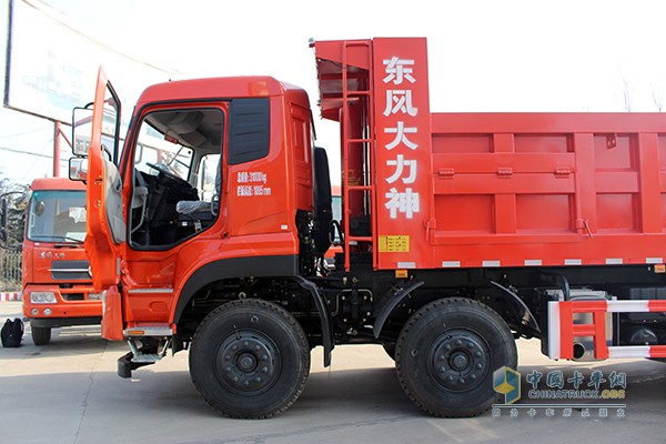 东风大力神 350马力 8X4自卸车