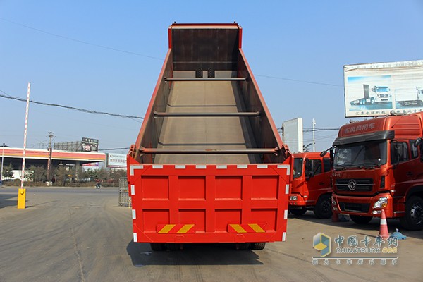 东风大力神 350马力 8X4自卸车