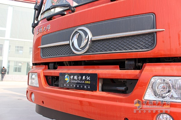 东风天锦 160马力 4X2厢式冷藏车
