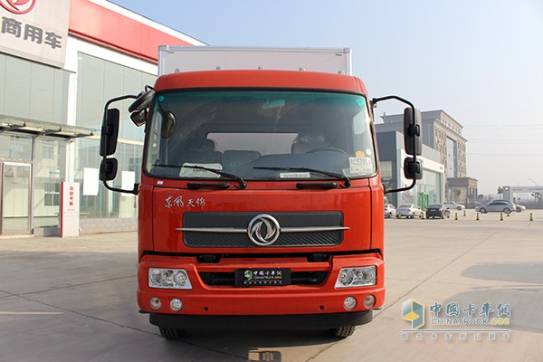 东风天锦 160马力 4X2厢式冷藏车