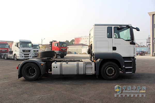 德国曼恩TGS19.400 400马力4x2 BLS牵引车