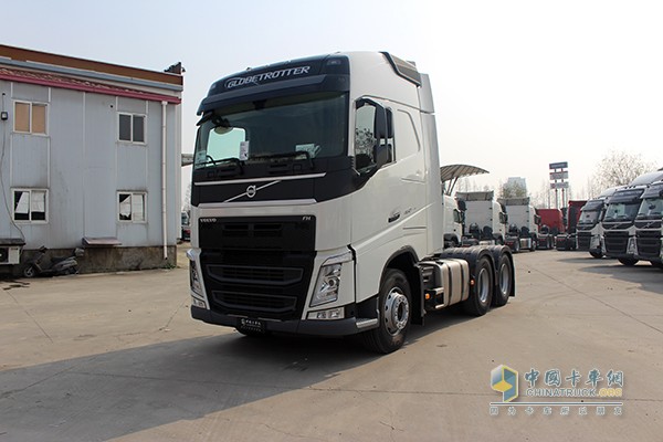 沃尔沃新FH 460马力 6x2 牵引车