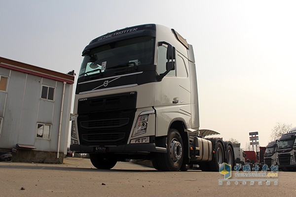 沃尔沃新FH 460马力 6x2 牵引车