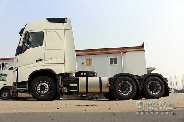 沃尔沃新FH 460马力 6x2 牵引车