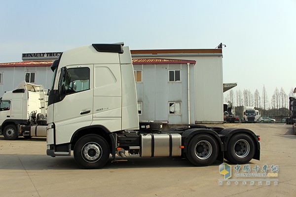 沃尔沃新FH 460马力 6x2 牵引车