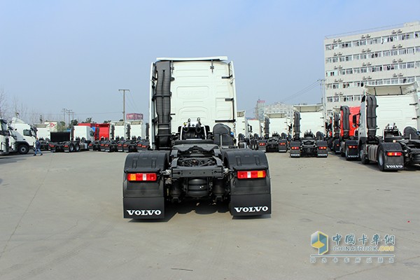 沃尔沃新FH 460马力 6x2 牵引车