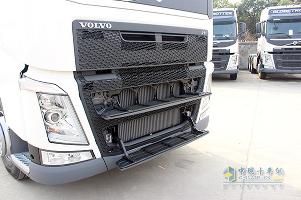 沃尔沃新FH 460马力 6x2 牵引车