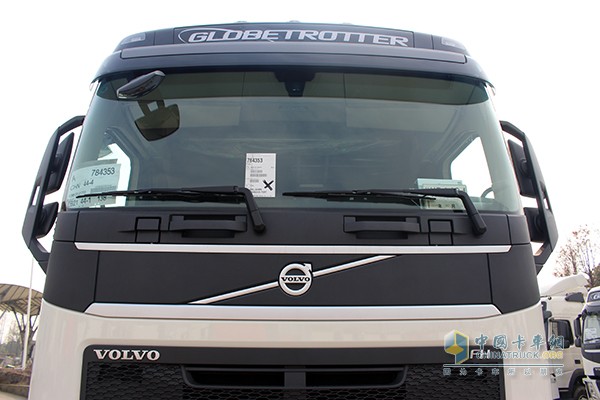 沃尔沃新FH 460马力 6x2 牵引车