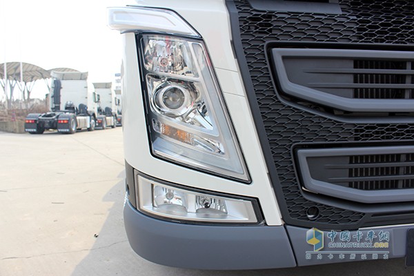 沃尔沃新FH 460马力 6x2 牵引车