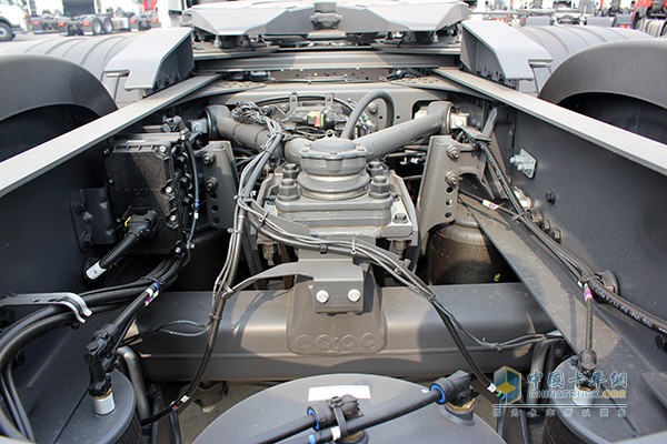 沃尔沃新FH 460马力 6x2 牵引车