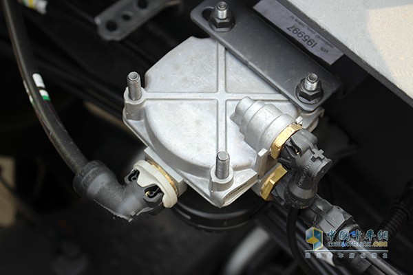 沃尔沃新FH 460马力 6x2 牵引车
