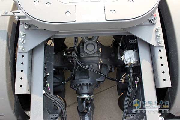 沃尔沃新FH 460马力 6x2 牵引车