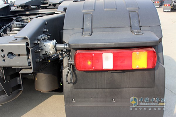沃尔沃新FH 460马力 6x2 牵引车