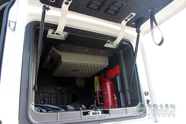 沃尔沃新FH 460马力 6x2 牵引车