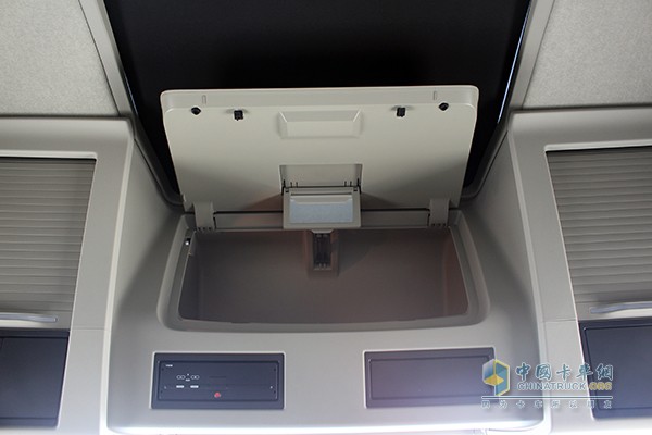 沃尔沃新FH 460马力 6x2 牵引车