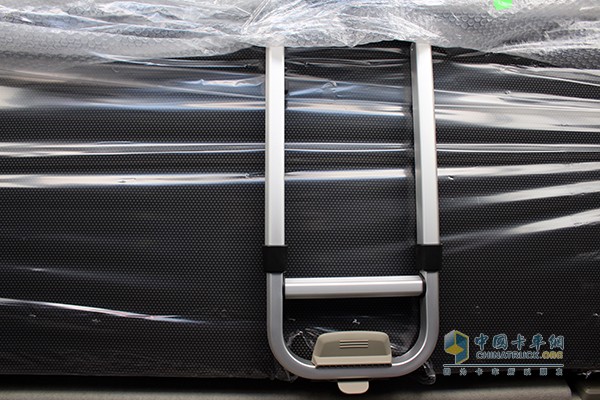 沃尔沃新FH 460马力 6x2 牵引车