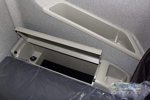 沃尔沃新FH 460马力 6x2 牵引车
